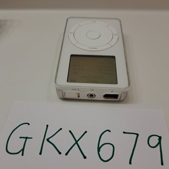 iPod Classic 1st Generation 10GB (+ New Extended Battery + Original Charger) #2 - Picture 4 of 16